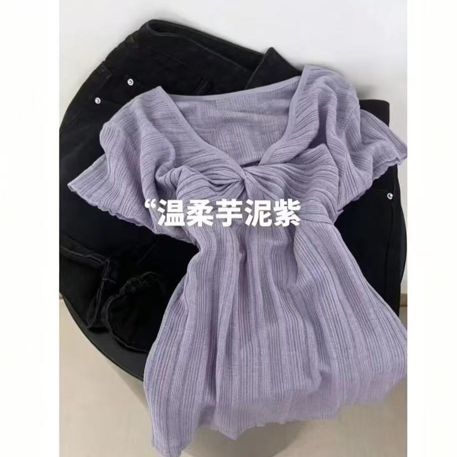 한 부서 부드러운 바람 패션 V넥 비틀림 반팔 니트 스웨터 여성 여름 디자인 센스 몸매 가꾸기 슬림해 보이는 품격 맨위 여성