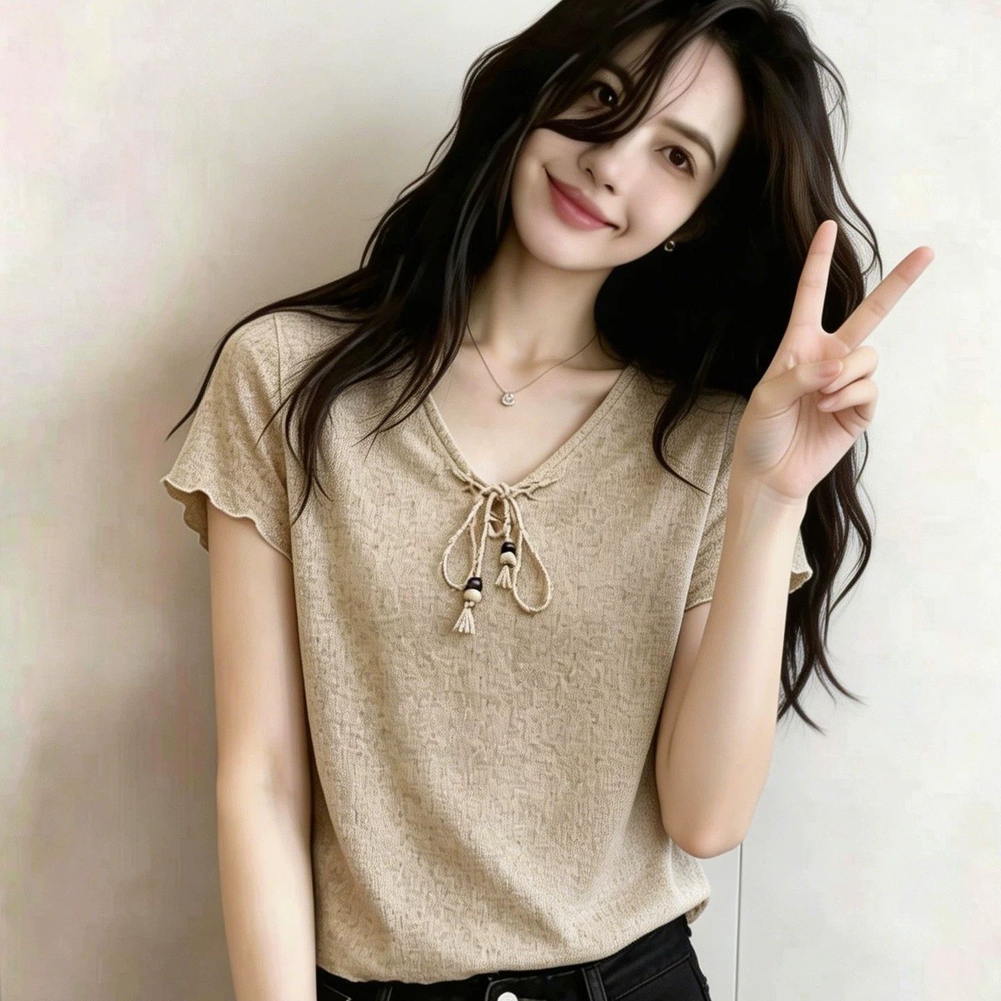 한 부서 얇은 스타일 반팔 여성 여름 2026 새로운 V넥 캐주얼 다용도 연령 감소 패션 외국 가스 얼음 실크 니트 스웨터