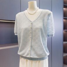 批发优雅风钉珠 V 领短袖<b class='q'>针织衫</b>夏季轻薄亲肤中老年女士气质<b class='q'>妈妈</b>上衣