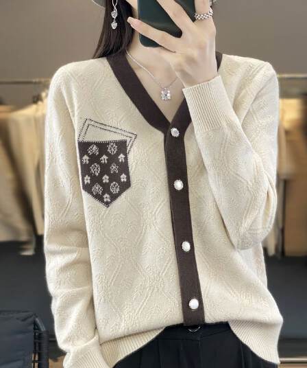 봄 가을 새로운 한 부서 연령 감소 여성 의류 쇼트 스타일 루즈핏 칼라 패치워크 색상 어두운 꽃 양모 니트 카디건 코트 맨위 여성