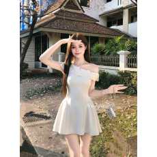 批发画解WAHJU 柏拉图之恋 春夏气质千金纯欲露肩高级感掐腰<b class='q'>连衣裙</b>女