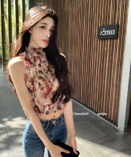 그는 아침 꽃무늬 반하이넥 쇼트 스타일 허리 수축 슬림해 보이는 맨위 민소매 쉬폰 주름 핫걸 조끼 프린트 셔츠