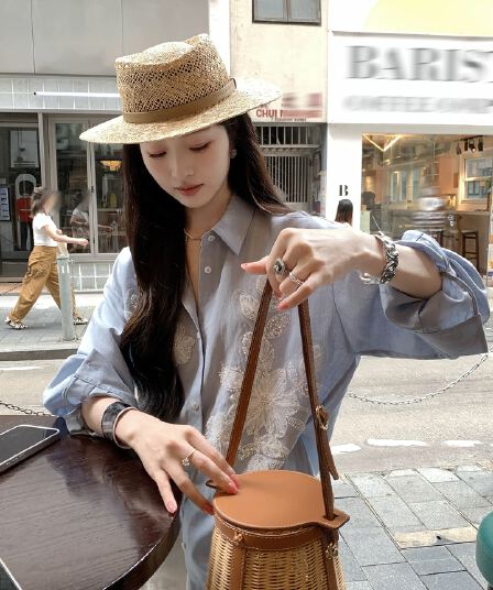 라이 경기 서울 느긋한 느슨함 센스 무거운 작업 배색 레이스 주문 구슬 자수 조각 셔츠 루즈핏 가을 어깨 의류