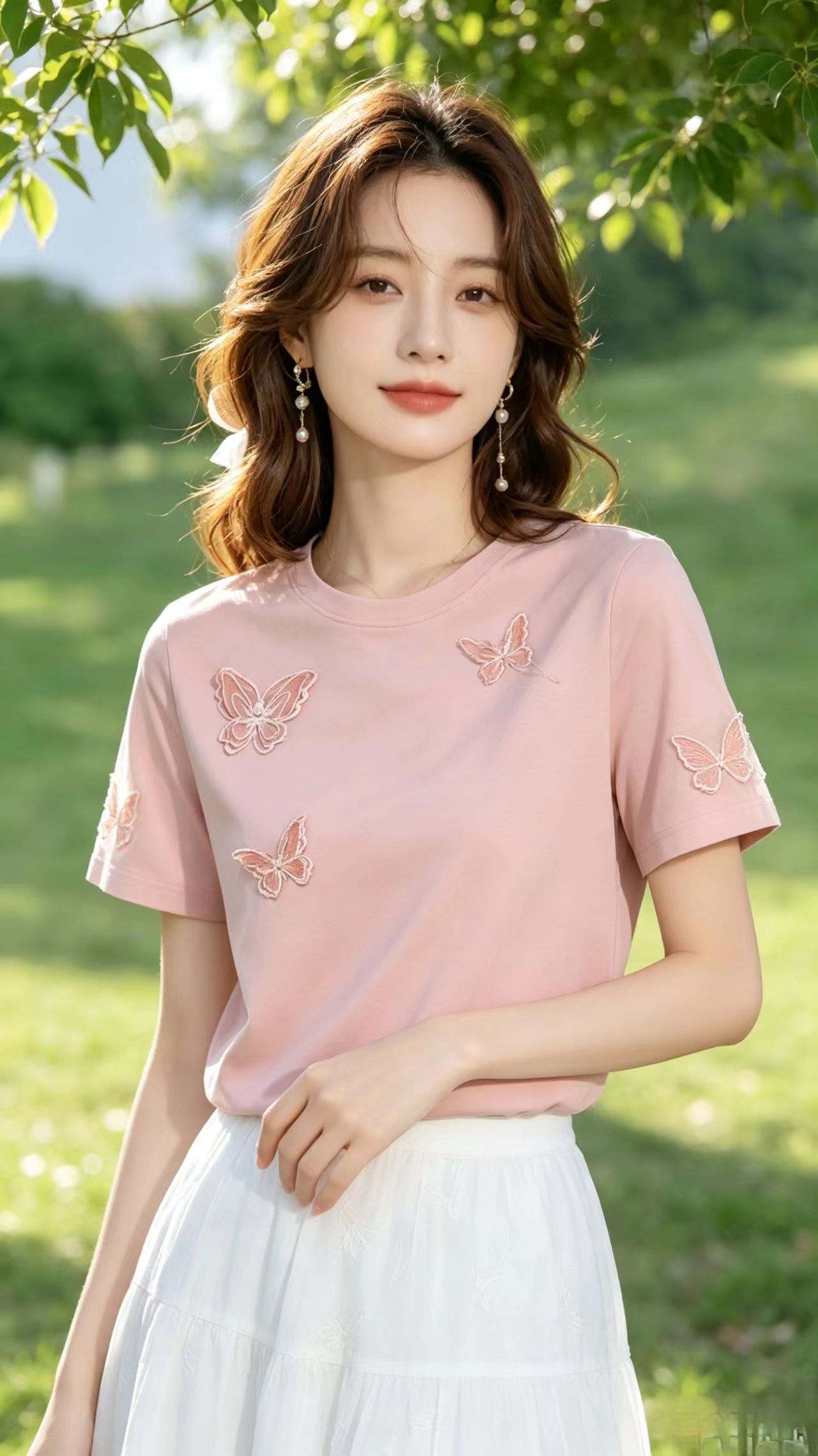 실사 부드러운 분말 나비 자수 반팔 티셔츠 여성 여름 새로운 루즈핏 다용도 라운드 넥 디자인 센스 맨위