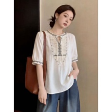 批发假两件撞色拼接V领短袖衬衫女夏季大码胖mm宽松遮肚子高级感上衣