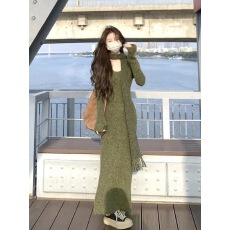 批发现现 大码女装 秋冬新款双色围巾毛衣裙女针织连衣裙内搭a字裙
