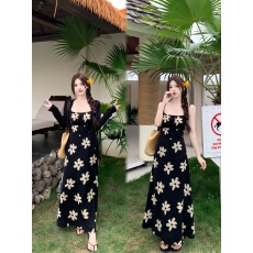 批发实拍~<b class='q'>大码</b>女装法式碎花吊带连衣裙女夏季胖mm显瘦气质度假两件套