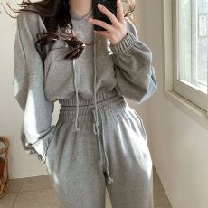 批发<b class='q'>韩国</b>chic小众百搭长袖短款连帽卫衣+高腰抽绳束脚裤长裤运动套装