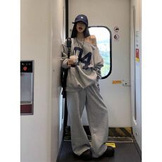 批发宽松高级感露肩卫衣阔腿<b class='q'>长裤</b>两件套