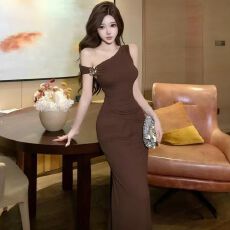 批发复古气质褶皱收腰斜肩露肩连衣裙女春季新款修身显瘦长<b class='q'>裙子</b>包臀裙