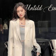 批发奶白色西装外套女秋季新款韩版英伦风简约通勤百搭双排扣正肩西服