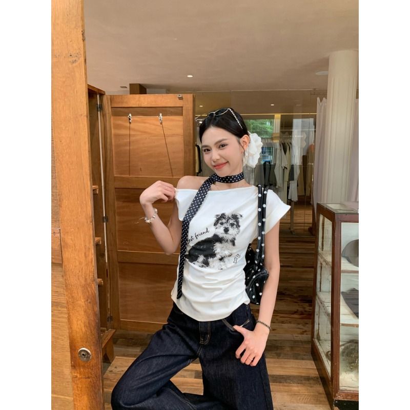 와 사고 방식 비스듬한 어깨 화이트 반팔 티셔츠 여성 여름 한 부서 오프숄더 몸매 가꾸기 디자인 센스 핫걸 작은 맨위