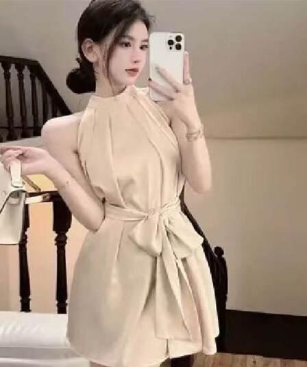고급 센스 민소매 여성 드레스 여름 프랑스식 오프숄더 섹시함 명문 여성 품격 허리 수축 스트랩 짧은 치마
