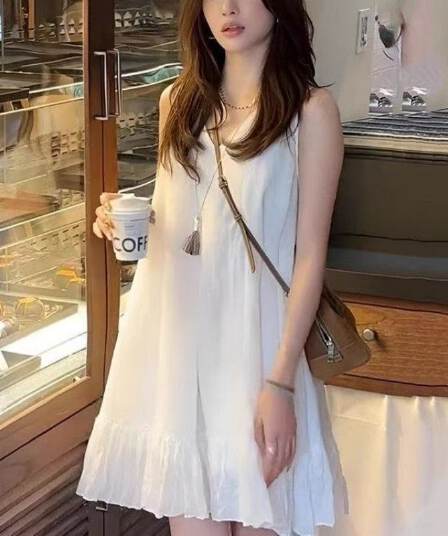 프랑스식 고급 센스 프릴 V넥 민소매 여성 드레스 2026 새로운 여름 루즈핏 캐주얼 화이트 미니 스커트