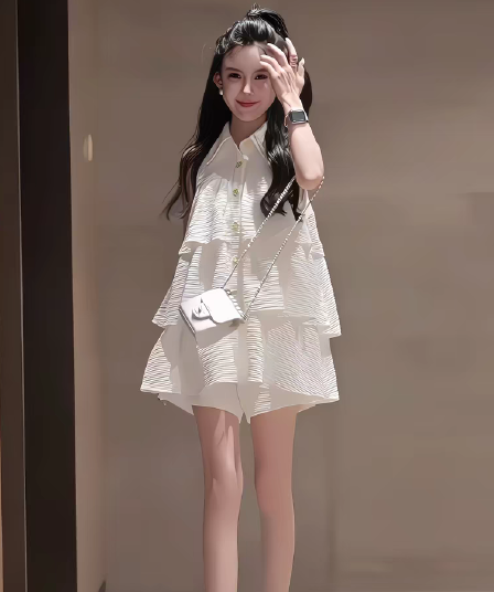 2026 화이트 프랑스식 작은 대중 디자인 센스 프릴 계층의 감각 조끼 맨위 캐주얼 반바지 두 조각 여성 세트 여름