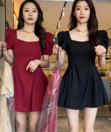 인터넷 유명인 새로운 여름 드레스 로얄 자매 광장 칼라 거품 소매 핫걸 주름 여성 드레스 품격 쇼트 스타일 허리 수축 퍼프 스커트