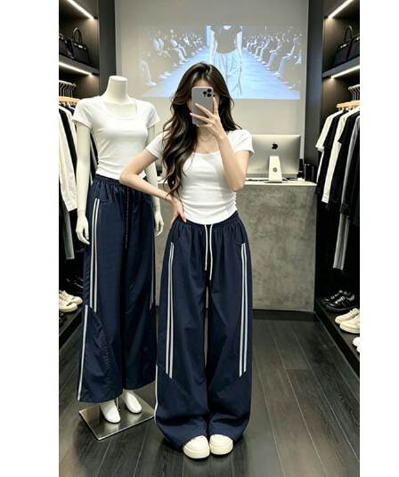 한 부서 느긋한 바람 캐주얼 에이즈 환자 세트 여성 여름 긍정적 인 어깨 u 칼라 반팔 티셔츠 기사 바 와이드 레그 팬츠 세트 여성