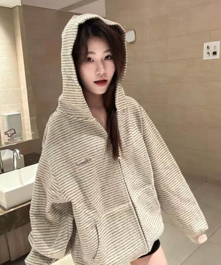 원본 솜씨 원본 원단 자수 소매 구멍 압력 라인 순수한 Mianhua 면 복합 패션 털털 재킷