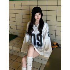 批发后包领<b class='q'>T</b><b class='q'>恤</b>男女同款秋季设计感球衣美式复古运动风数字印花长袖
