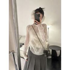 批发<b class='q'>韩国</b>东大门早春新款通勤纯色创意宽松型常规款刺绣蕾丝打底衫上衣