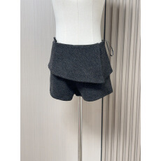 批发8uioio 绒芯手札 毛呢开叉休闲短<b class='q'>裤</b>女冬2025新款<b class='q'>修身</b>显瘦低腰<b class='q'>裤</b>子