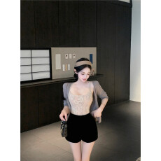 批发实拍实价古董少女绝美蕾丝背心早秋针织开衫高腰<b class='q'>丝绒</b>短裤