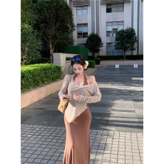 批发实拍实价纯欲韩女穿搭复古<b class='q'>条纹</b>长袖上衣挂脖吊带连衣裙<b class='q'>套装</b>