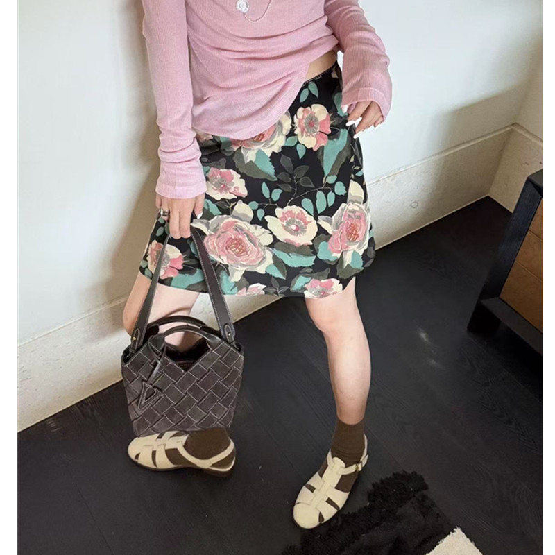 흔들어서 톤 생방송 폭발 있음 선적 아메리칸 고유 한 아름다운 핫걸 여행 착용 가져 가라. 품격 새로운 타이트 스커트 미니 스커트