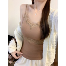 批发纯欲辣妹蕾丝内搭吊带背心外穿白色带胸垫上衣V领打底衫带胸垫潮