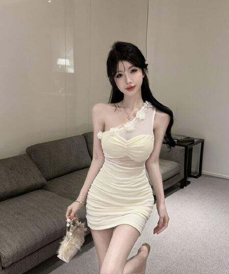 실사 순수한 욕망 핫걸 디자인 센스 작은 대중 비스듬한 어깨 꽃 홀로우 아웃 민소매 몸매 가꾸기 슬림해 보이는 드레스