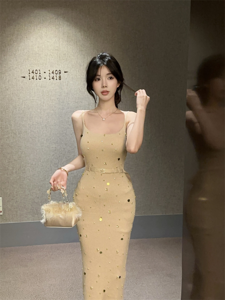 실사 작은 대중 핫걸 섹시함 고급 센스 비즈 박기 스팽글 슬립 몸매 가꾸기 트임 니트 드레스