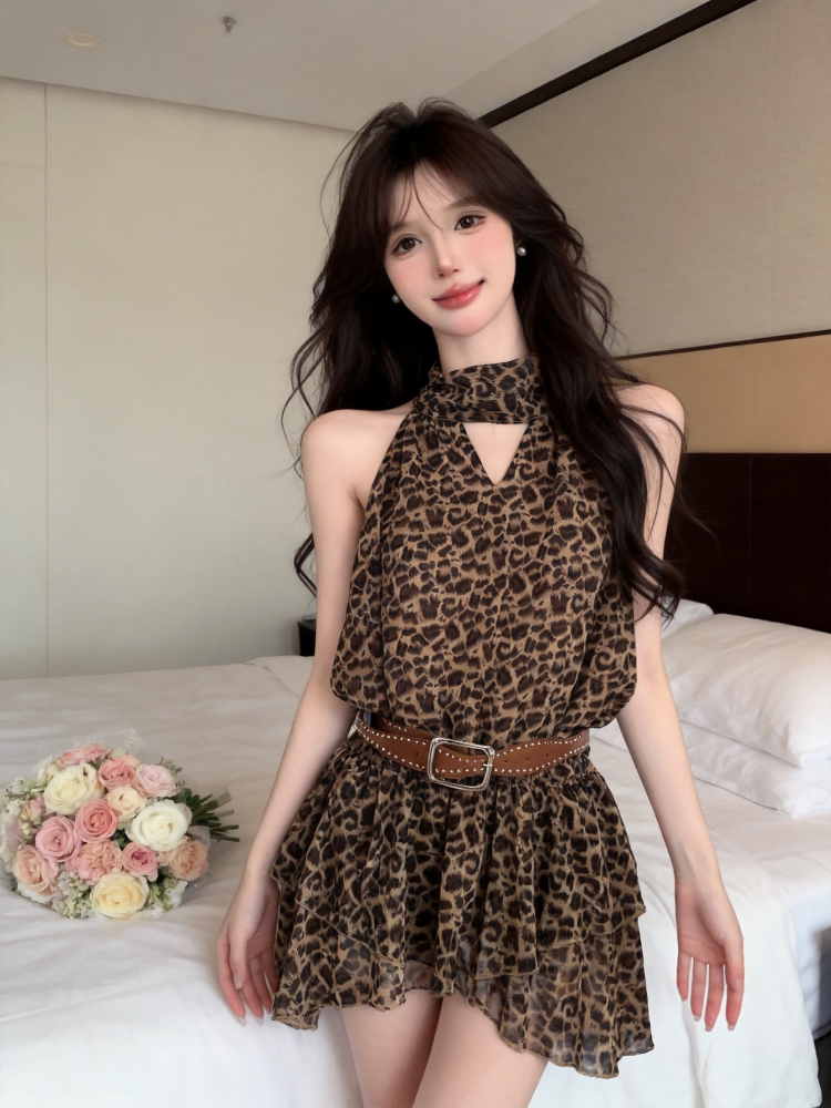 실사 한 부서 고급 센스 품격 행침 목 레이스업 섹시함 홀로우 아웃 디자인 센스 허리 수축 민소매 미니 스커트