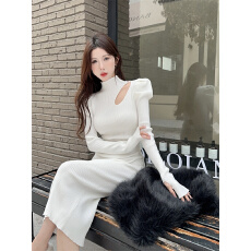 批发实拍 辣妹赫本风小心机半高领镂空设计感泡泡袖针织<b class='q'>连衣裙</b>