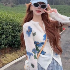 批发碎花薄款长袖<b class='q'>针织</b><b class='q'>开衫</b>春季款洋气减龄休闲小衫女装潮