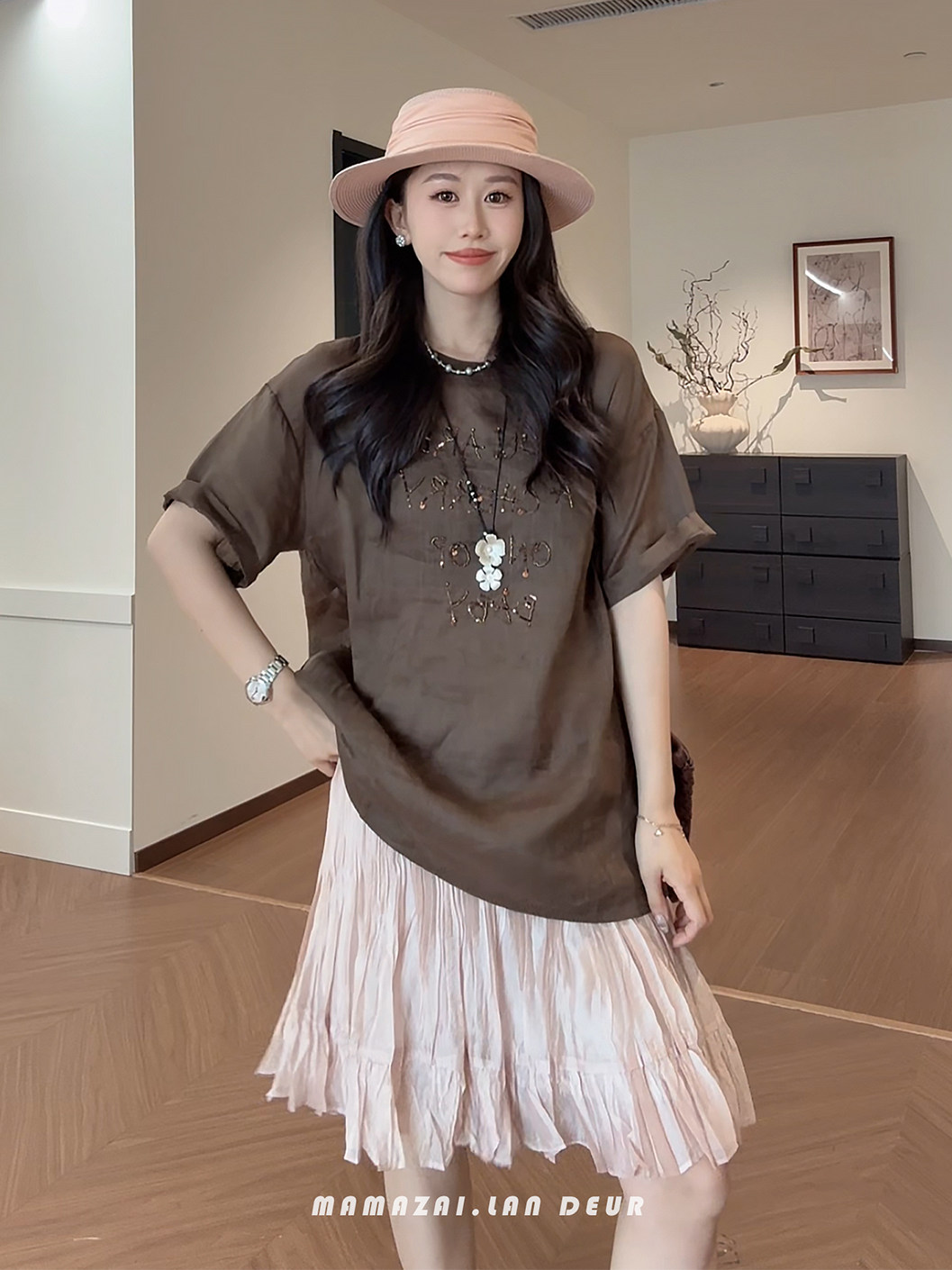 느슨함 센스 슬림해 보이는 프린트 라운드 넥 반팔 티셔츠 여성 다용도 연령 감소