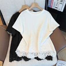 批发实拍大码<b class='q'>女装</b>胖mm简约圆领宽松短袖T恤中长款蕾丝勾花拼接式上衣