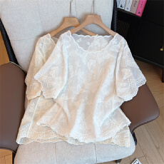 批发实拍<b class='q'>大码</b>女装<b class='q'>胖</b><b class='q'>mm</b><b class='q'>显瘦</b>简约半袖上衣圆领蝴蝶刺绣棉麻短袖衬衫