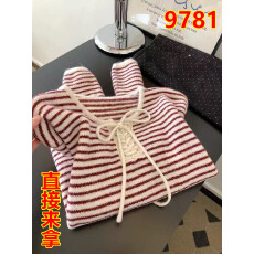 批发红色条纹系带套头长袖针织衫毛衣<b class='q'>女</b>2025<b class='q'>新款</b>慵懒风高级感外穿上衣