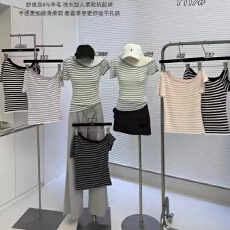 批发条纹短袖<b class='q'>t</b><b class='q'>恤</b>女夏季辣妹露肩不对称设计感<b class='q'>紧身</b>显瘦斜肩上衣