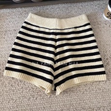 批发灰色针织短<b class='q'>裤</b>女秋冬季2025新款慵懒风宽松阔腿休闲a字<b class='q'>提</b><b class='q'>臀</b>短<b class='q'>裤</b>子