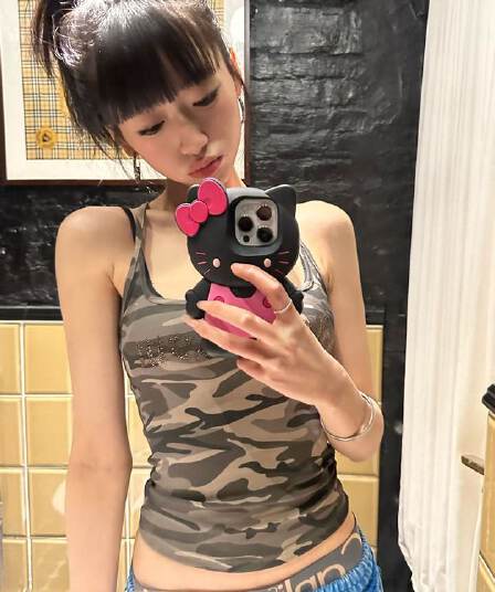 아메리칸 핫걸 카모플라주 슬립 여성 여름 새로운 거리 몸매 가꾸기 슬림해 보이는 민소매 조끼 디자인 센스 작은 대중 맨위
