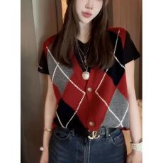 批发欧货高端学院风V领撞色菱形格单排扣针织<b class='q'>马甲</b>巨好看百搭叠穿背心