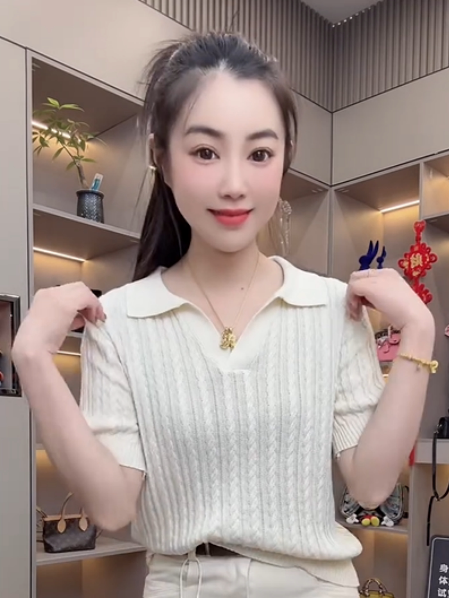한 부서 POLO 칼라 얼음 실크 니트 반팔 티셔츠 여성 여름 작은 키 몸매 가꾸기 슬림해 보이는 다용도 V넥 인사이드 잡아라. 의류