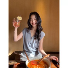 批发pusumede时髦腔调｜黑色v领<b class='q'>无袖</b>针织马甲背心女气质坎肩开衫<b class='q'>上衣</b>