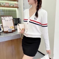 批发小狗条纹刺绣圆领秋冬新款上衣撞色洋气薄款长袖开<b class='q'>衫</b><b class='q'>针织</b>打底毛衣