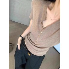 批发高级老钱风短袖针织衫女修身正肩上衣2026夏卡其色v领t恤内搭