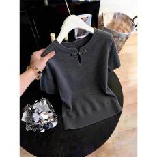 2026年夏季新款高级感盘扣冰丝短袖T恤女夏季独特镂空小衫上衣