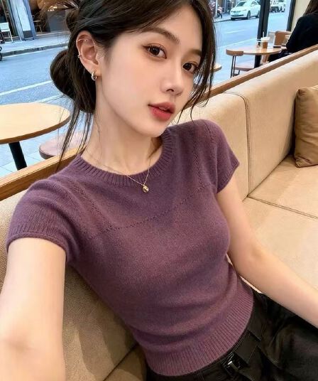 보라색 반팔 니트 스웨터 여성 2026 여름 새로운 패션 슬림해 보이는 연령 감소 품격 출퇴근 티셔츠 맨위