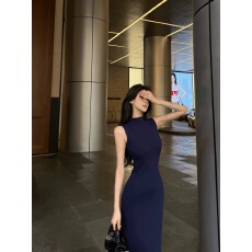 批发性感辣妹风半高领无袖针织连衣<b class='q'>裙</b>夏季高级感修身收腰包臀中<b class='q'>长</b><b class='q'>裙</b>女