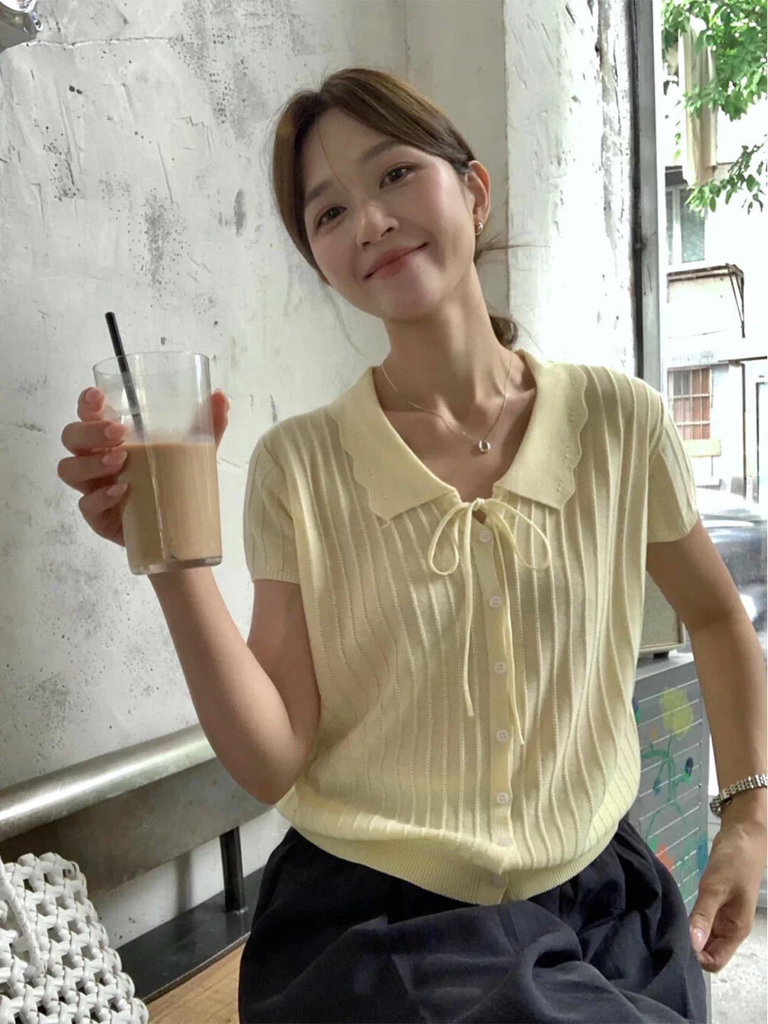 산소 센스 레이스 폴로 칼라 레이스업 싱글 줄 버튼 슬림해 보이는 반팔 오픈 가디건 여성